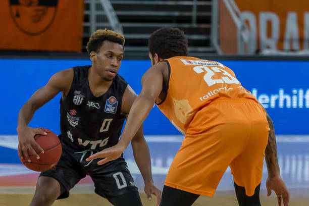 继续扩写一 继续扩写一