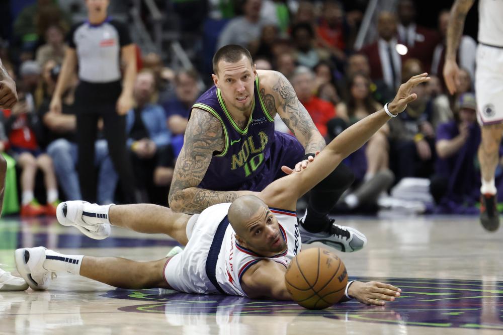 且具备突入 且具备突入