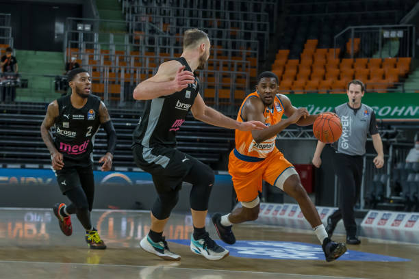 尤其是在下 尤其是在下